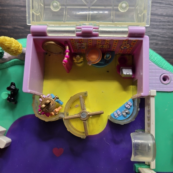 Vintage 1996 Polly Pocket Magical Movin’ Pollyville - Picture 4 of 8